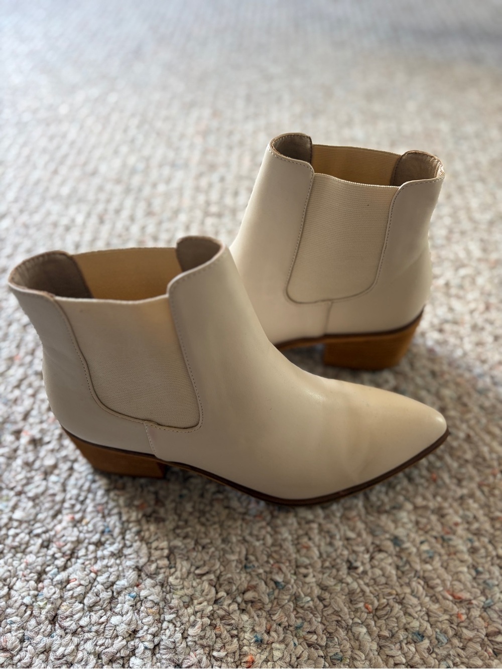 Chinese Laundry Women Taupe leather Ankle Bootie Pointed Toe Zip Block Heel 8.5